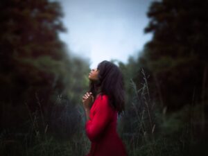 Bible verses about forgiveness- woman praying