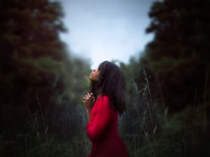 Psalm 27 KJV - woman looking upward