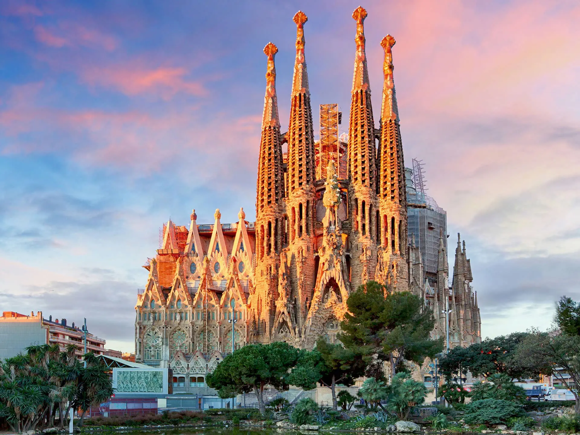 What Is The Basilica La Sagrada Familia