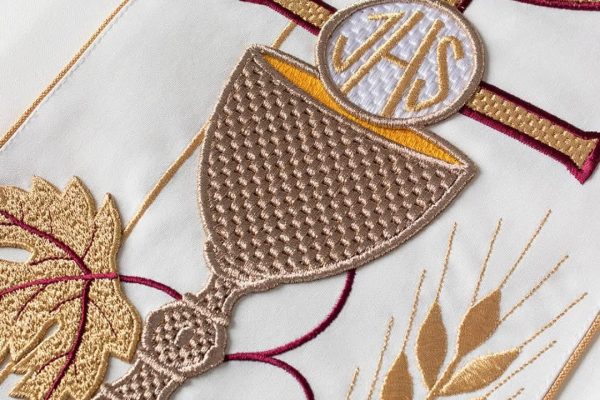 Chasubles in the Resurrection Period – Joy and Hope